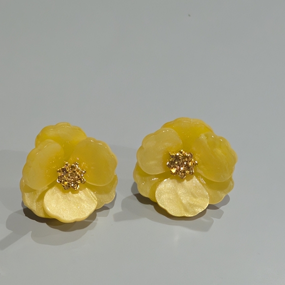 Nordstrom Floral Statement Stud Earrings - Picture 3 of 6